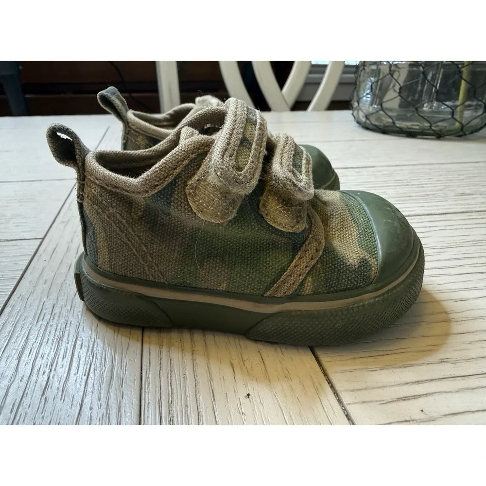 Baby Gap Infant Camo Sneaker Shoe Hook & Loop Close Sz 3 Brown Green Rubber Sole